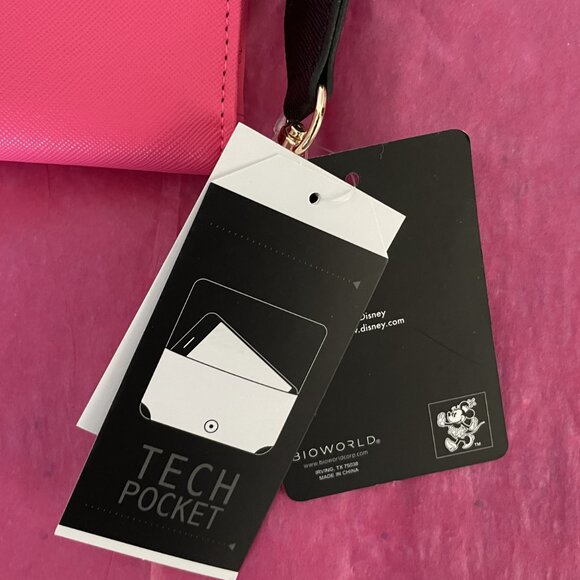 Disney's Minnie Mouse Tech Wallet with Wrist Strap - Picture 6 of 8